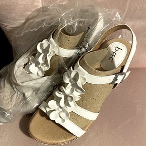 White floral wedge sandals- B.O.C Evita
